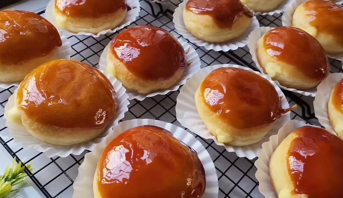 ilustrasi bomboloni creme brulee