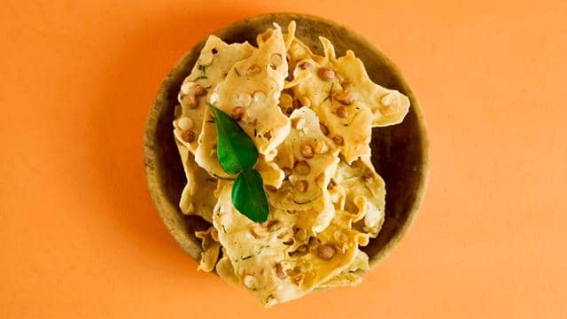 ilustrasi peyek kacang