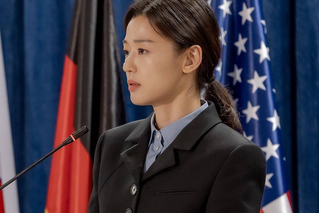 Jun Ji Hyun di Tempest (instagram.com/disneyplushotstarid)