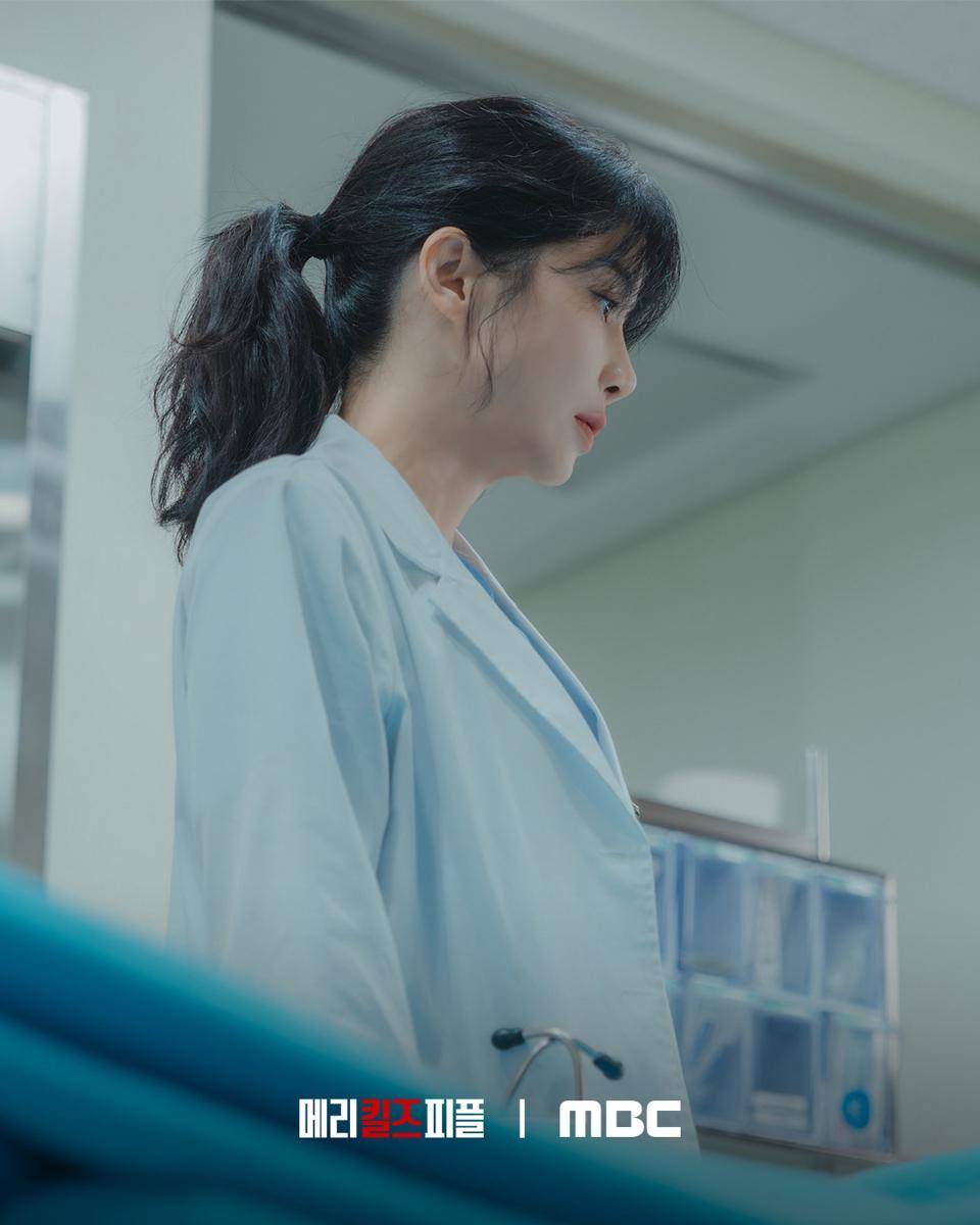 Still cut Mary Kills People