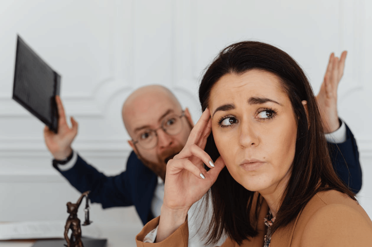 7 Tips Efektif Menghadapi Rekan Kerja yang Manipulatif, Tanpa Drama!