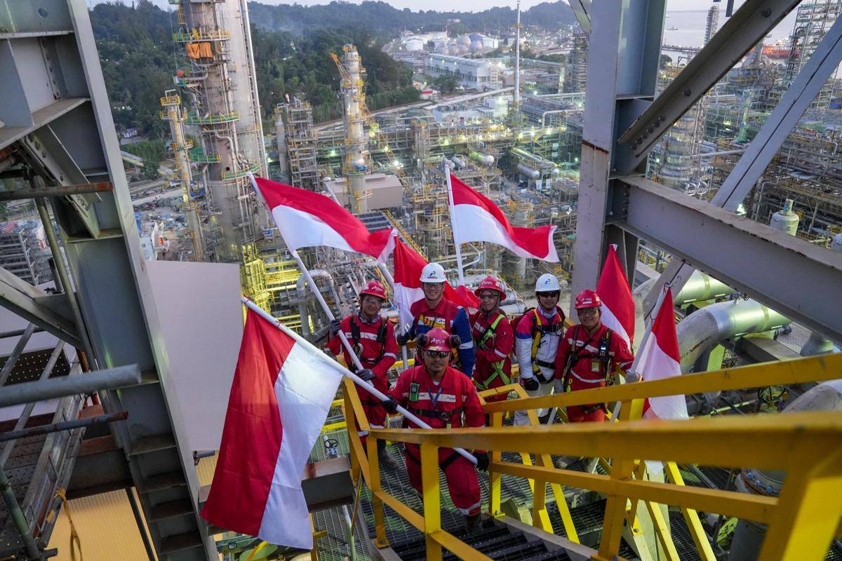 PT Kilang Pertamina Balikpapan (KPB) mencatat pencapaian penting dengan melaksanakan pemasukan perdana catalyst pada unit Residue Fluid Catalytic Cracking (RFCC), Minggu (17/8/2025).