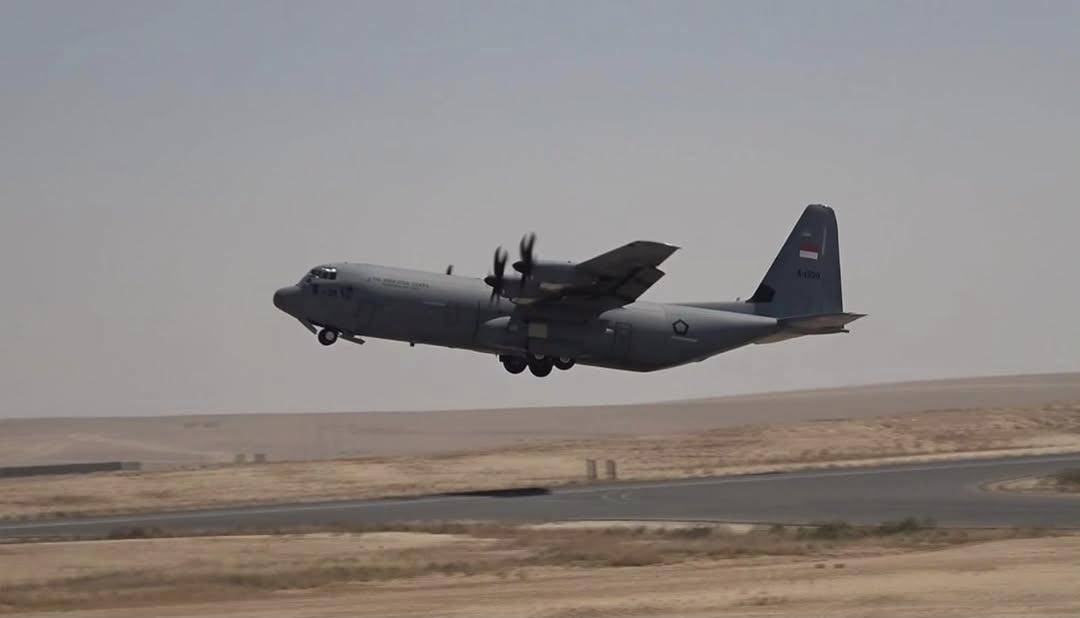 Satgas Garuda Merah Putih II lakukan distribusi sorti kedua di wilayah udara Gaza, Palestina. (www.instagram.com/@militer.udara)