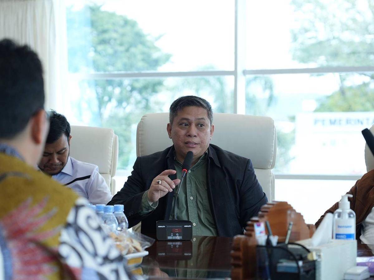 Anggota DPD RI asal Kalimantan Timur, Yulianus Henock Sumual