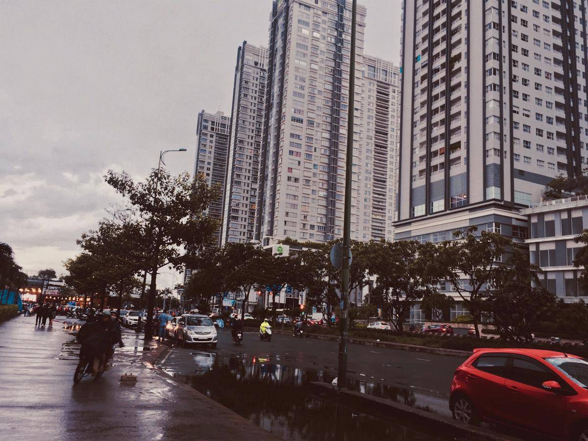 Ilustrasi musim hujan di perkotaan (unsplash.com/id/Van Thanh)