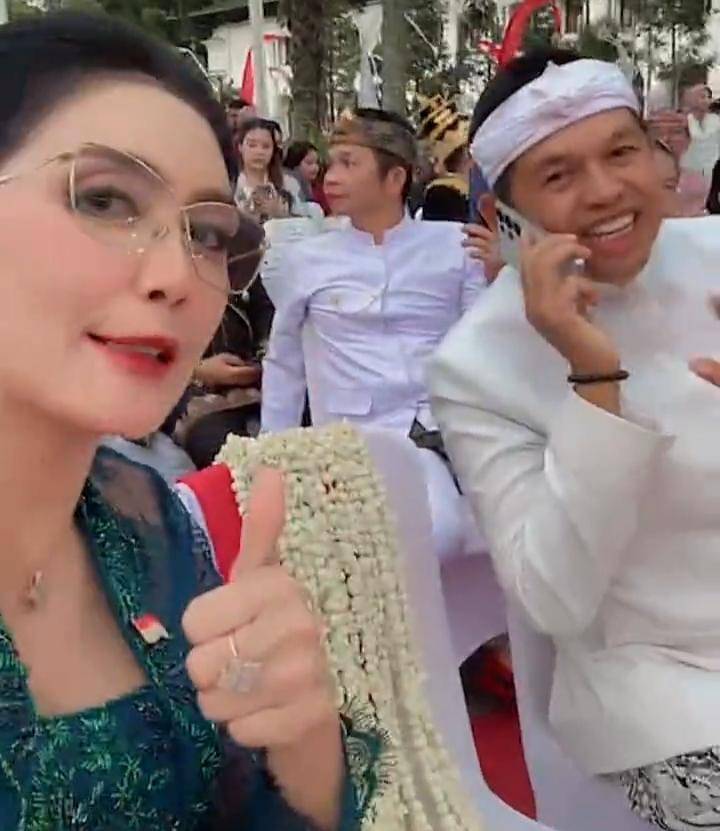 potret artis hadiri HUT Jawa Barat ke-80 
