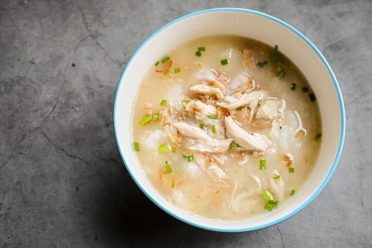 ilustrasi bubur ayam santan berempah 