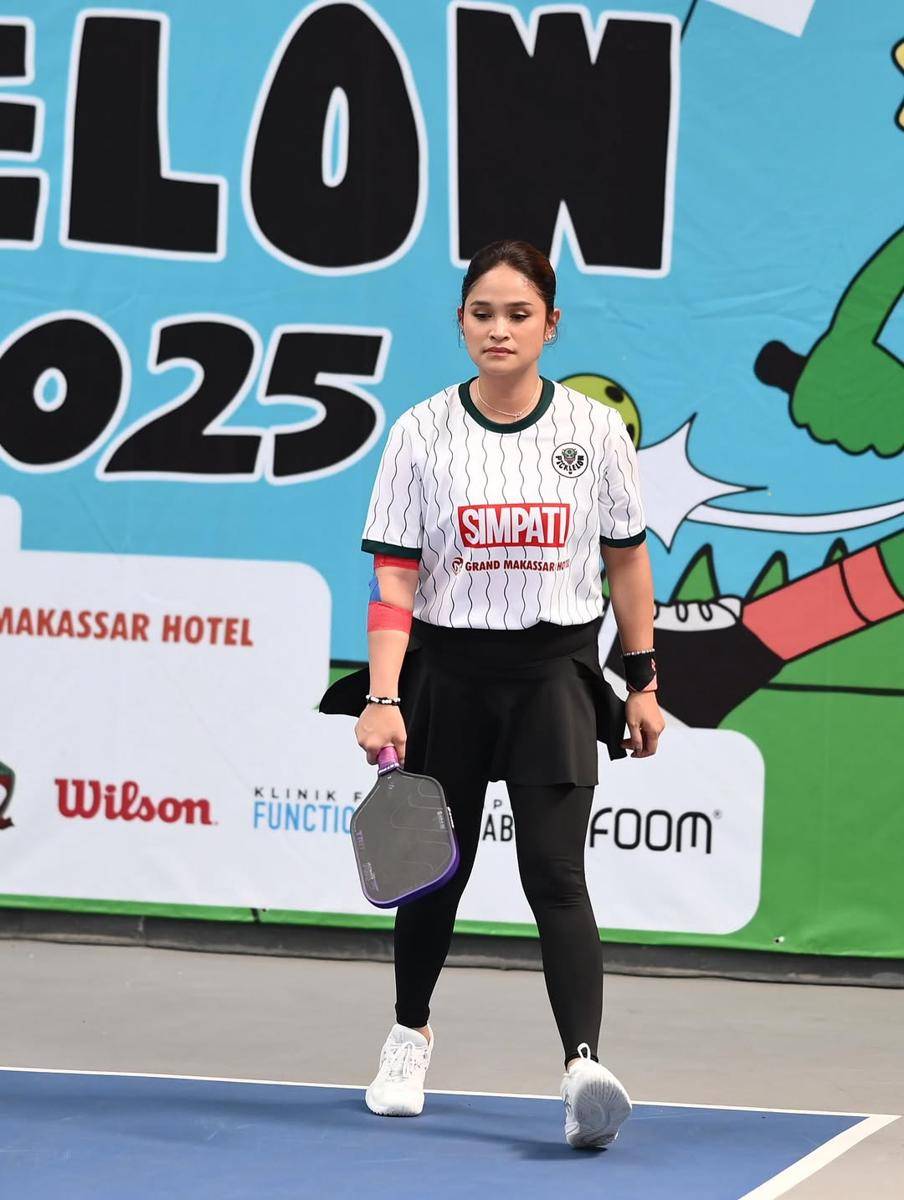 Wendi Cagur dan istri ikut turnamen pickleball