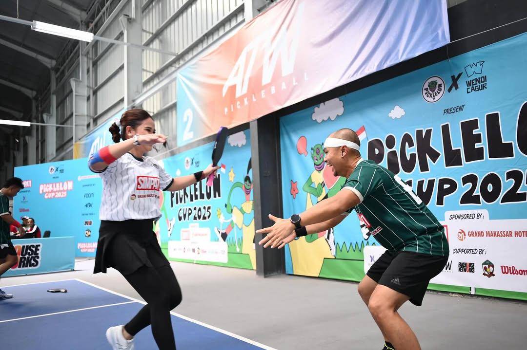 Wendi Cagur dan istri ikut turnamen pickleball