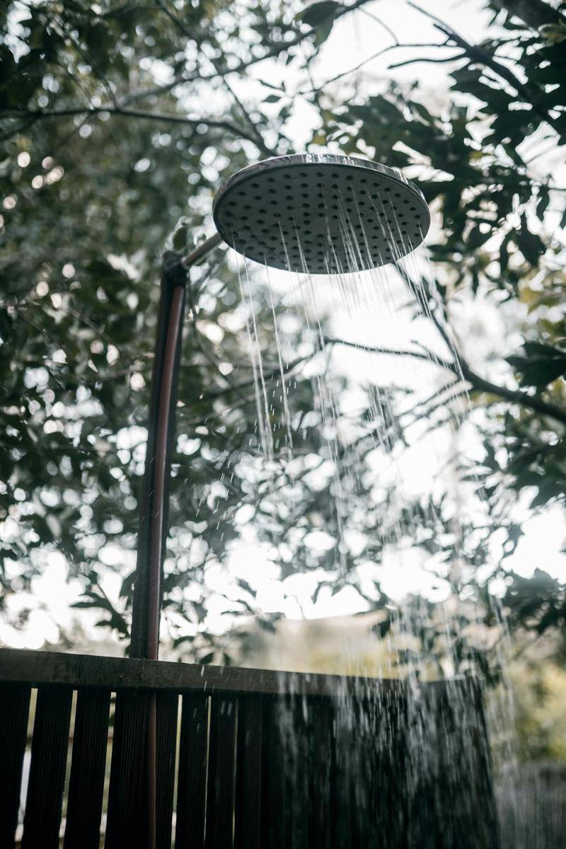 Mandi shower (pexels.com/Taryn Elliott)