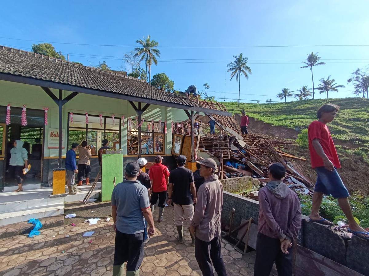 Kondisi bangunan SDN 2 Kradinan yang mengalami kerusakan. IDN Times/Bramanta Pamungkas