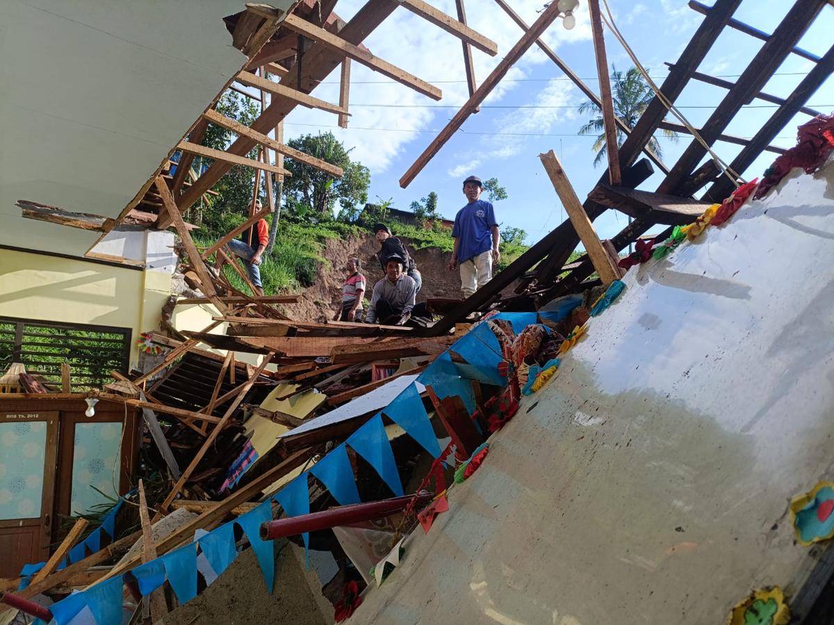 Kondisi bangunan SDN 2 Kradinan yang mengalami kerusakan. IDN Times/Bramanta Pamungkas