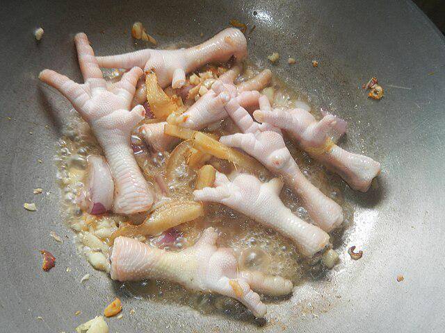 ilustrasi masak ceker (commons.wikimedia.org/Judgefloro)