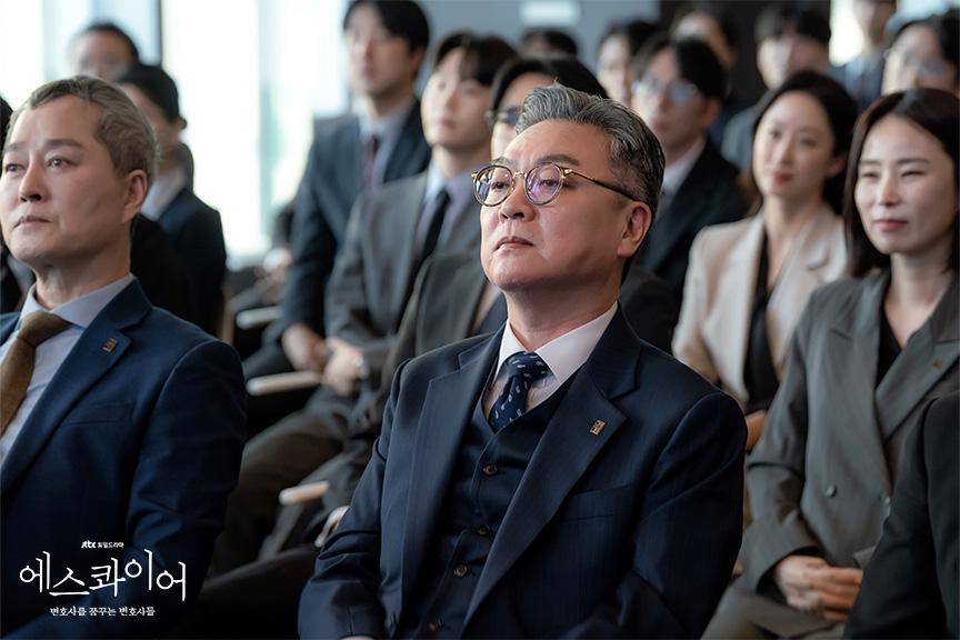 Kim Eui Sung di Beyond the Bar (dok. JTBC/Beyond the Bar)