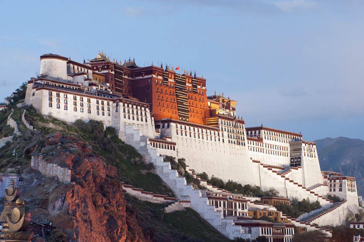 potret Potala Palace (commons.m.wikimedia.org/Coolmanjackey)