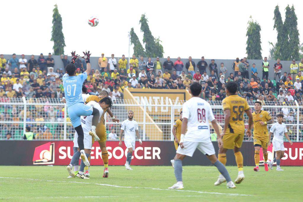 Salah satu momen pertandingan pekan kedua BRI Super League 2025/2026 antara Bhayangkara Presisi FC versus PSM Makassar di Stadion Sumpah Pemuda Bandar Lampung pada 16 Agustus 2025. (Dok. Ofisial PSM Makassar/Agung Dewantara)