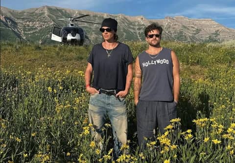 Lirik Lagu Know You Naked - LANY, Tampil di LaLaLa Festival! | IDN Times