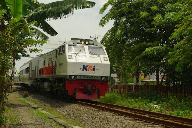 ilustrasi kereta (unsplash.com/muhammad arief)