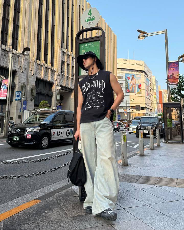 OOTD pakai bucket hat ala Nine Naphat (Instagram.com/naphat_nine)