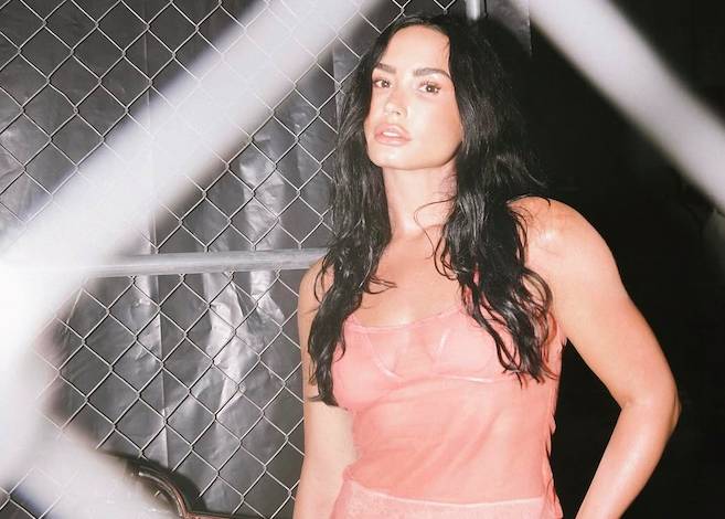 Behind the scene musik video lagu Fast Demi Lovato