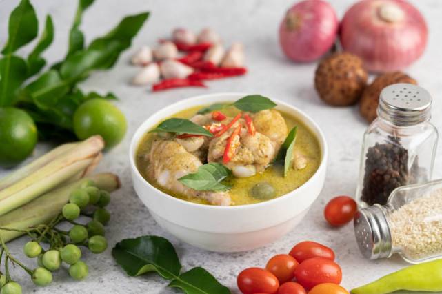 Ikan Kuah Asam (freepik.com/jcomp)