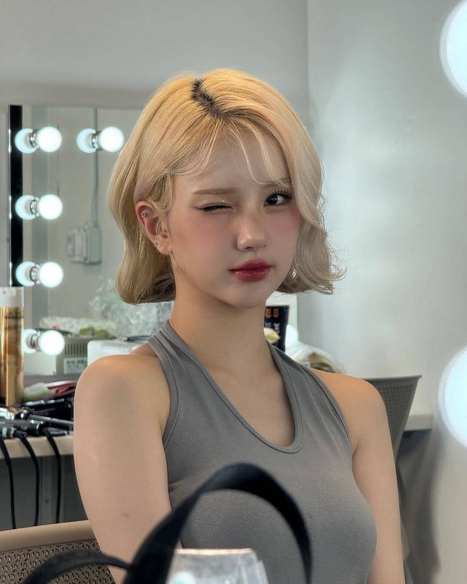 Eunha (instagram.com/rlo.ldl)