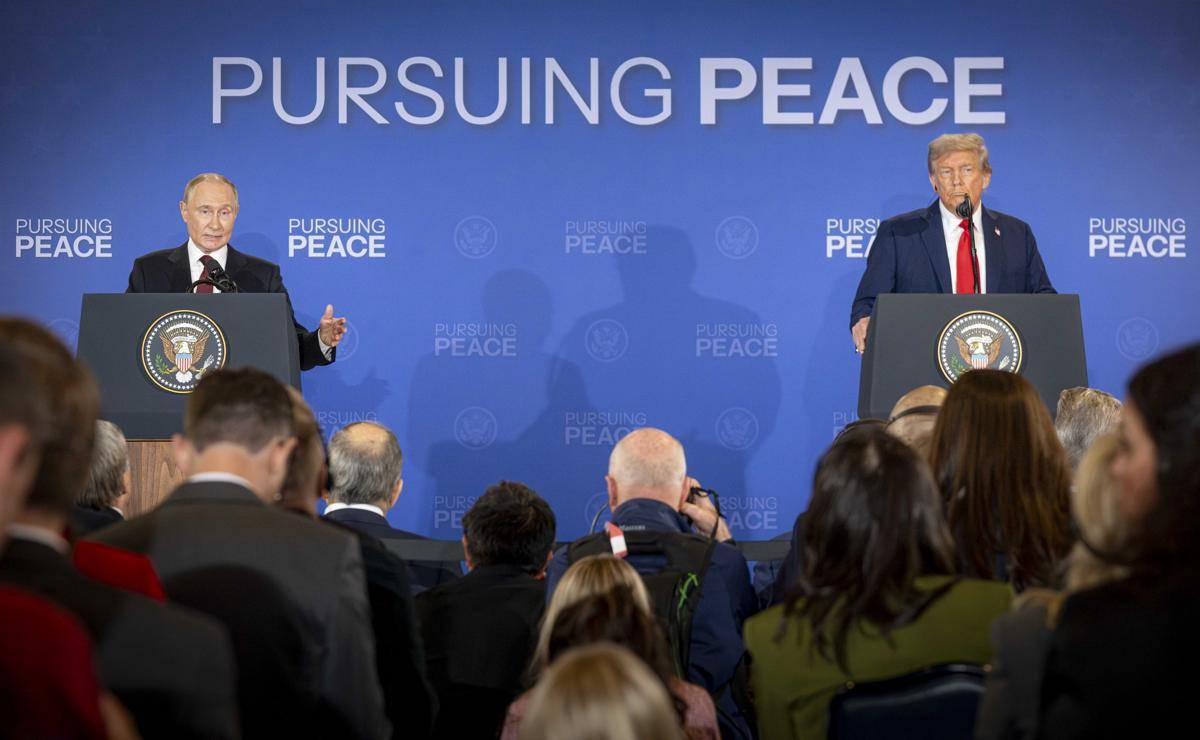 Presiden Putin dan Presiden Trump saat konferensi pers di Alaska. (en.wikipedia.org/Benjamin D Applebaum)