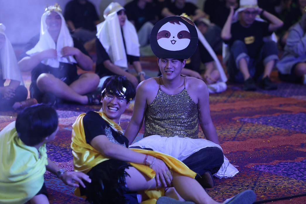 Potret Kocak Artis di GMMTV Outing 2025 Day 1
