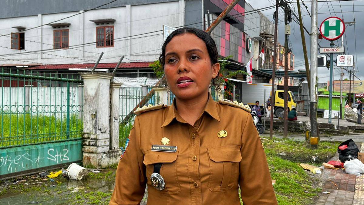 Kepala Distrik Wania, Merlin Temorubun. (IDN Times/Endy Langobelen)