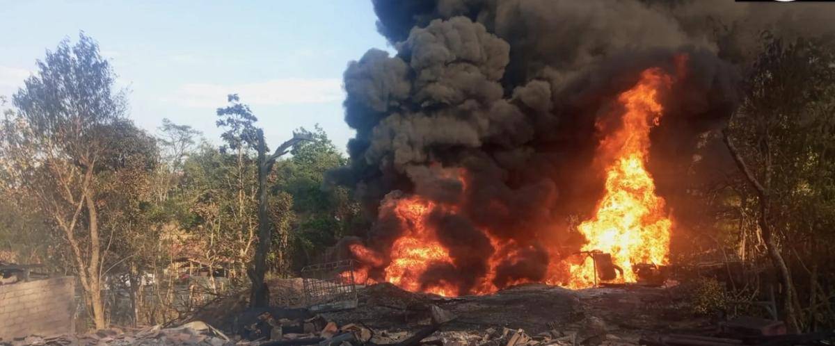 Kebakaran sumur minyak rakyat di Blora - Dok. BPBD Kabupaten Blora - 9 copy.jpg