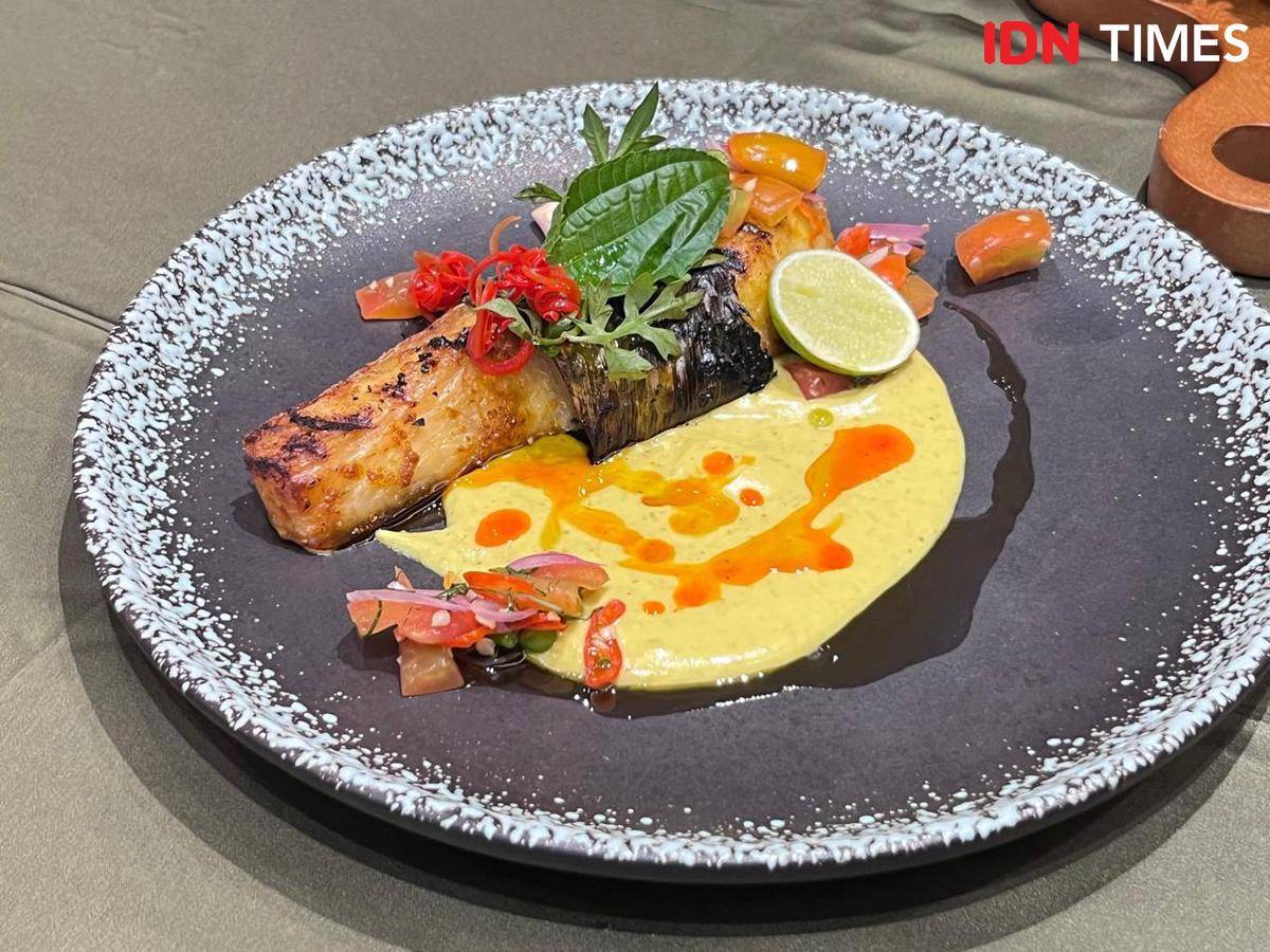 Potret Ikan Bakar Kunyit Asap di Antarasa Tribeca, Central Park Mall, Jakarta Barat