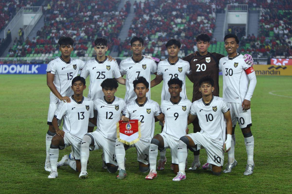 Skuat timnas Indonesia U-17 saat bertanding di Piala Kemerdekaan 2025 (IDN Times/Doni Hermawan)
