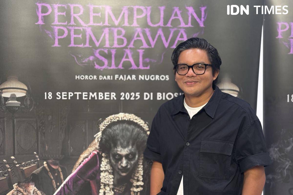 tim produksi dan cast film Perempuan Pembawa Sial pada Rabu (20/8/2025) (IDN Times/Elizabeth Chiquita)