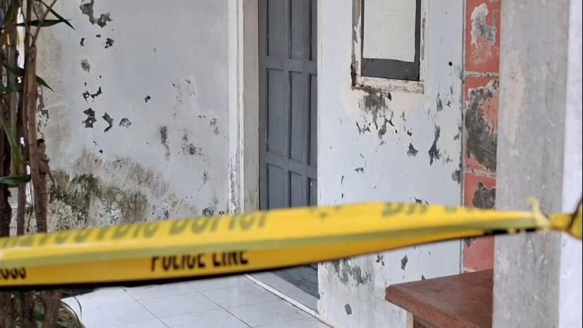 Kamar kos korban dipasang garis polisi. IDN Times/ istimewa