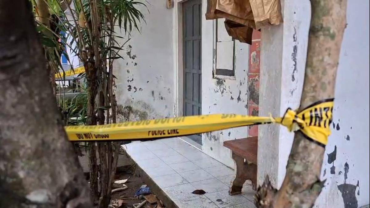 Kamar kos korban dipasang garis polisi. IDN Times/ istimewa