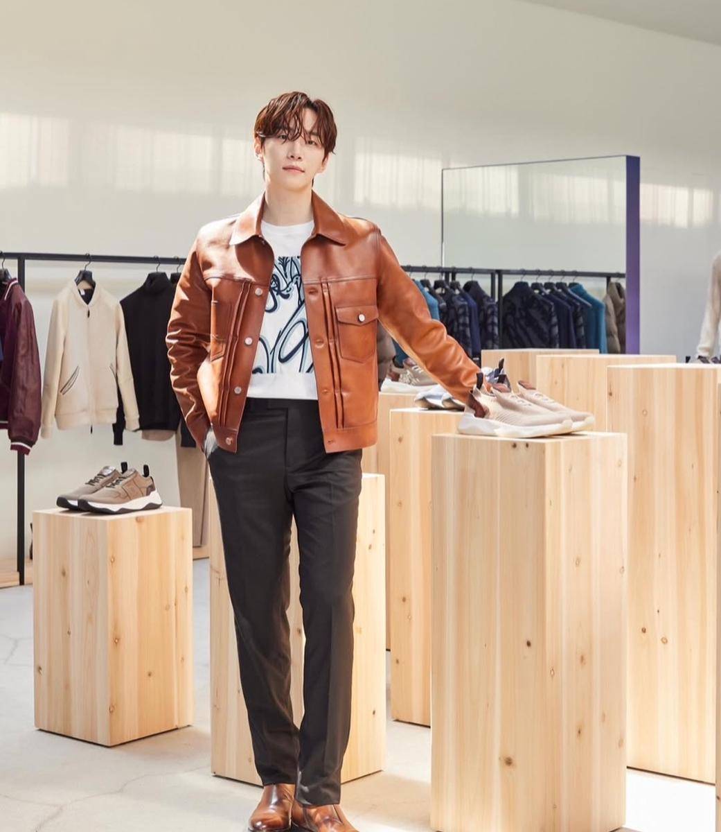 Lee Jun Ho (instagram.com/le2jh)