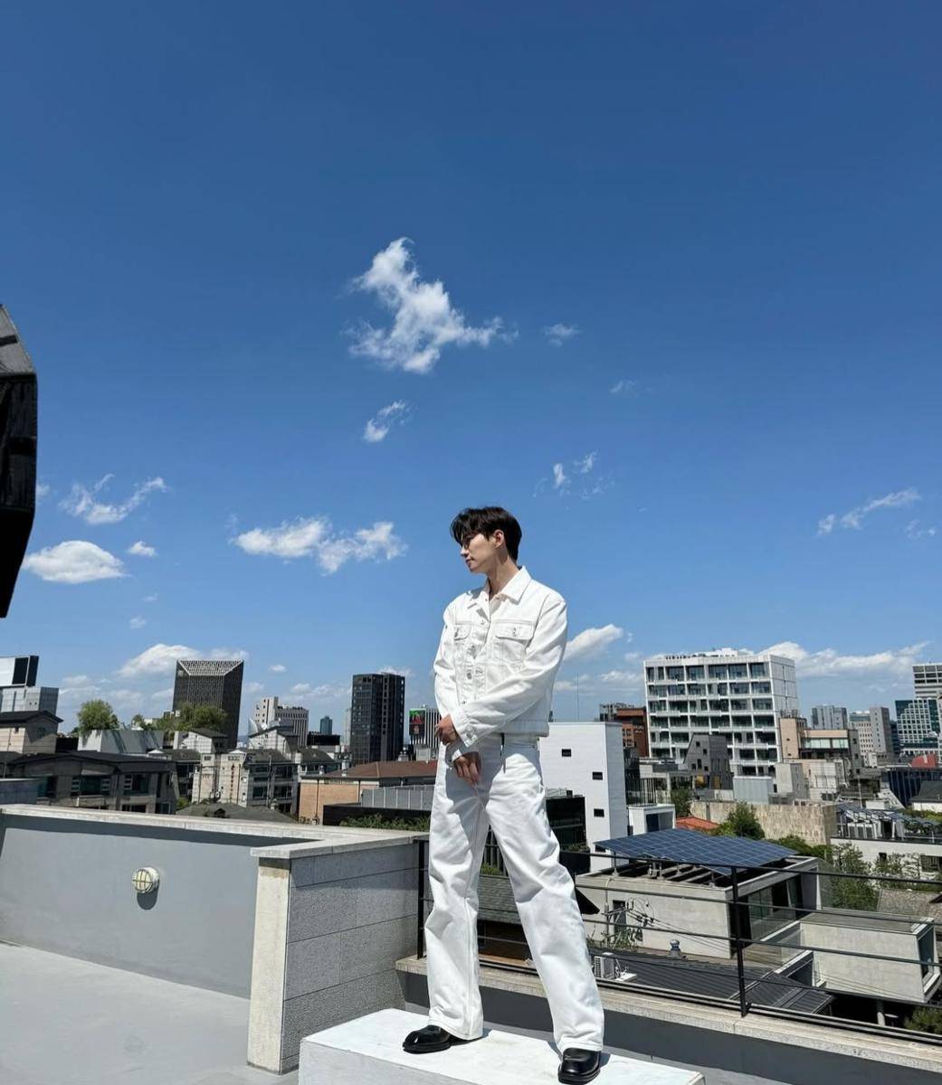 Lee Jun Ho (instagram.com/le2jh)