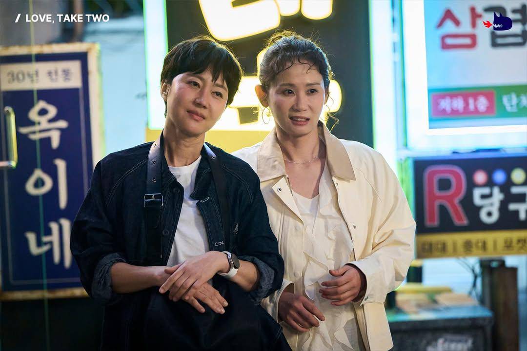 still cut drama Love, Take Two (instagram.com/studiodragon.official)
