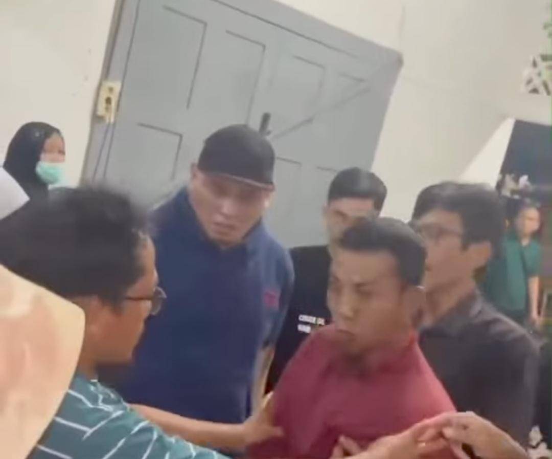 Penumpang kereta api tujuan Prabumulih marah karena diturunkan di Stasiun Lembak. (Dok. Istimewa)