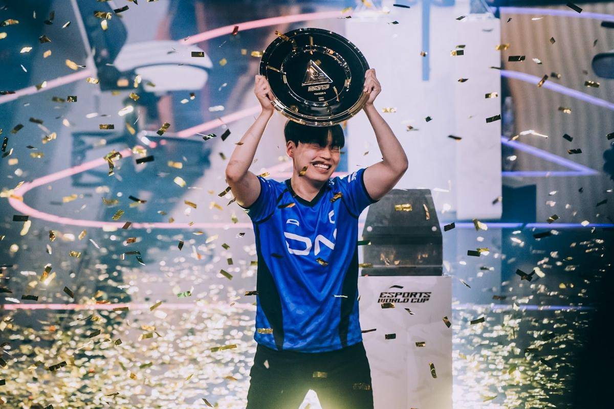 potret Lim “Ulsan” Soo-hoon memenangkan TEKKEN8 di EWC 2025 