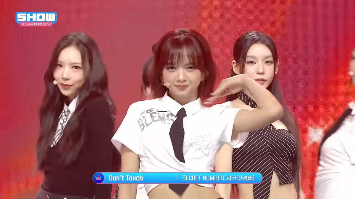 Dinda Debut Panggung Bareng Secret Number