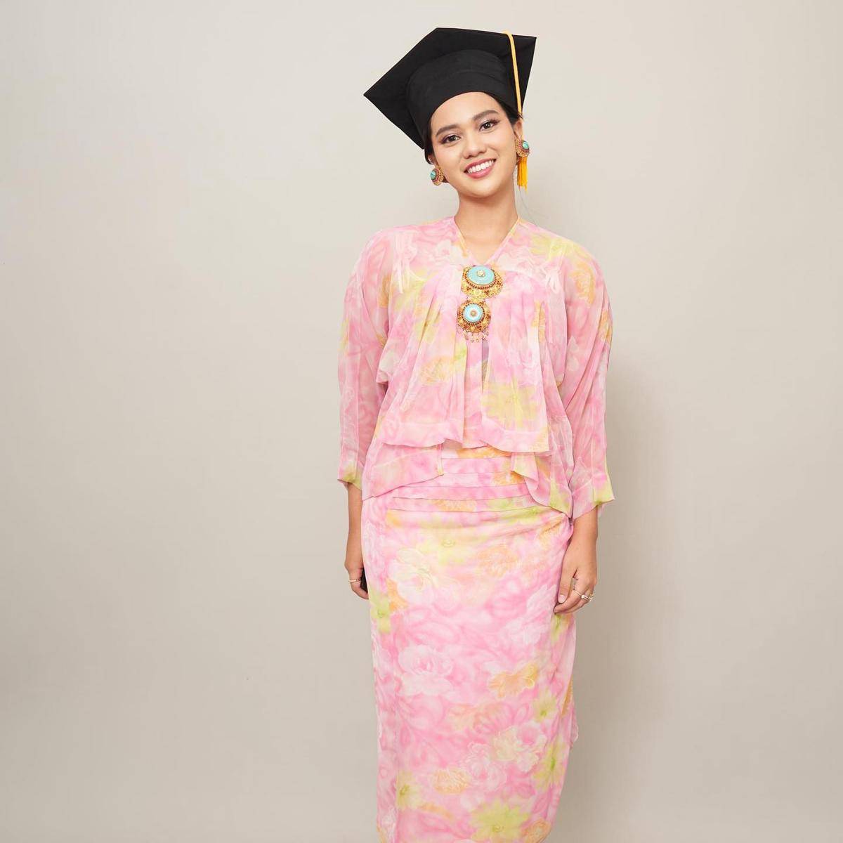 Wisuda Anak Shahnaz Haque (Instagram.com/shahnaz.haque)