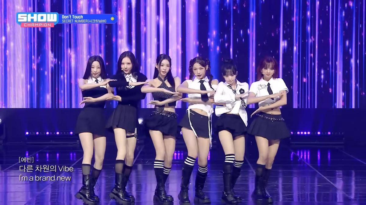 Dinda Debut Panggung Bareng Secret Number