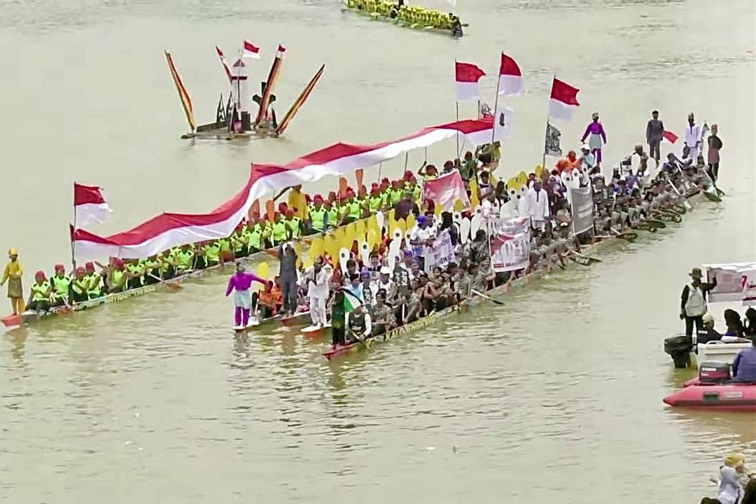 potret festival pacu jalur sebagai warisan budaya khas Riau