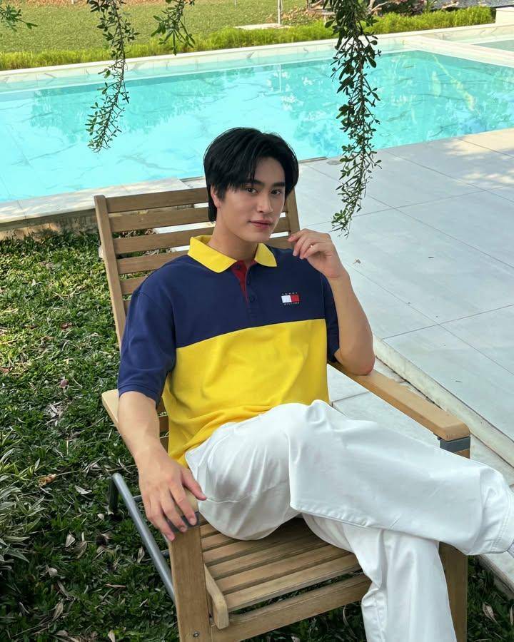 styling white pants ala Gemini Norawit (instagram.com/gemini_nt)