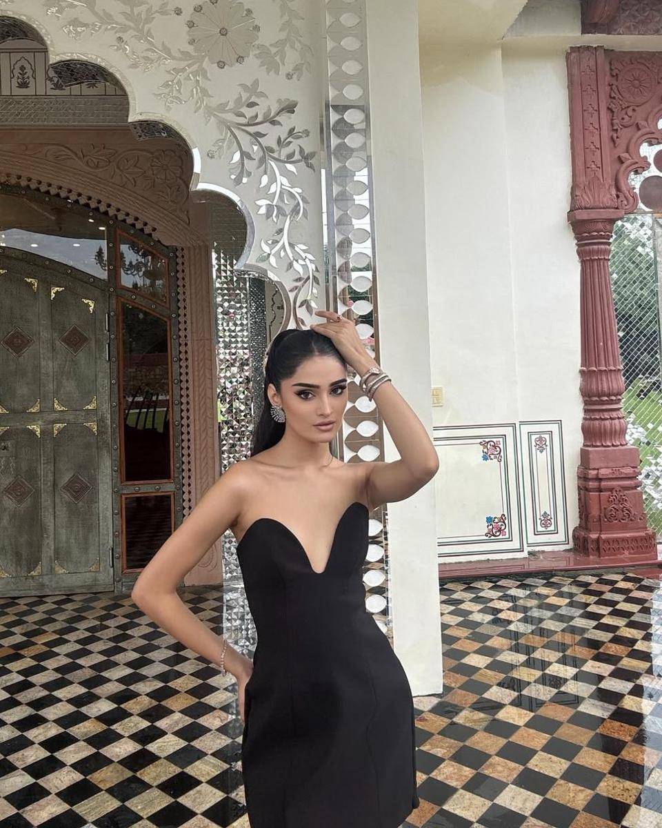 potret Manika Vishwakarma, Miss Universe India 2025 (instagram.com/mani_navrang) 