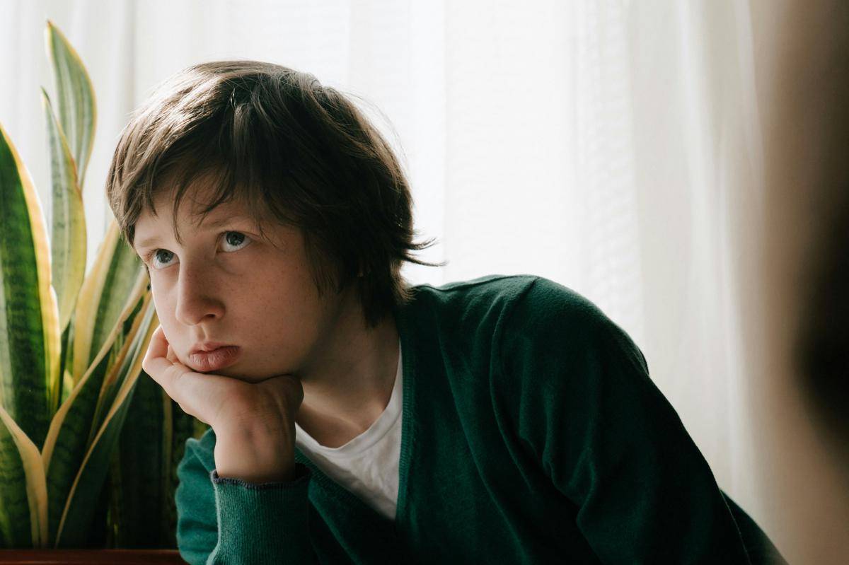 ilustrasi sad child (pexels.com/cottonbro studio)