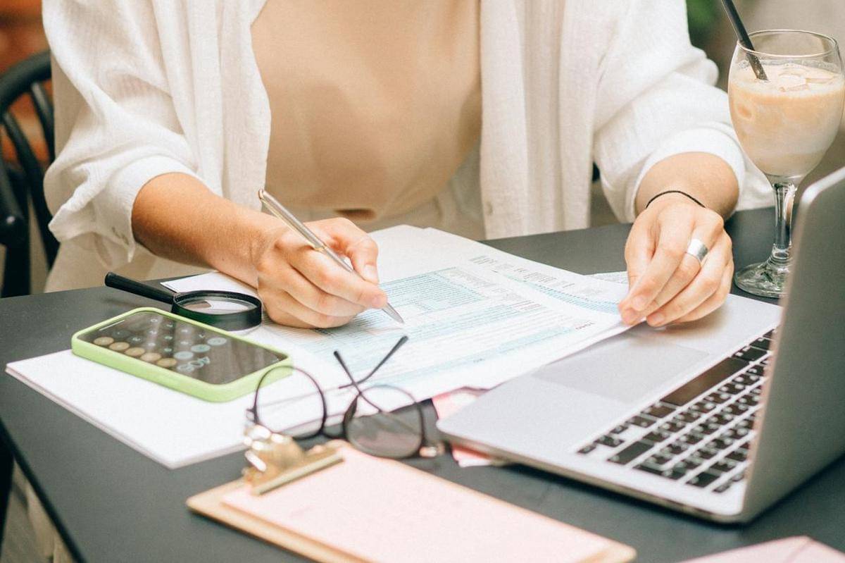 ilustrasi konsisten mengatur keuangan