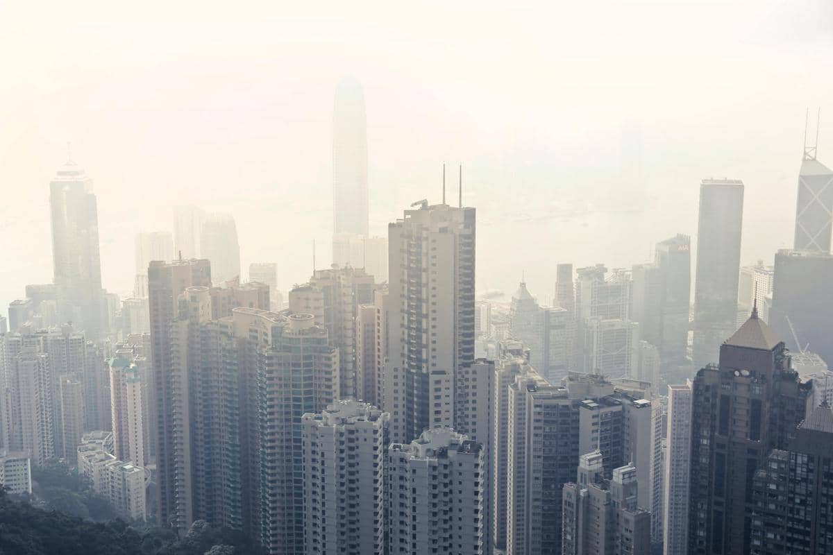 ilustrasi kota maju yang masih bergulat dengan polusi udara (pexels.com/Andrea Piacquadio)