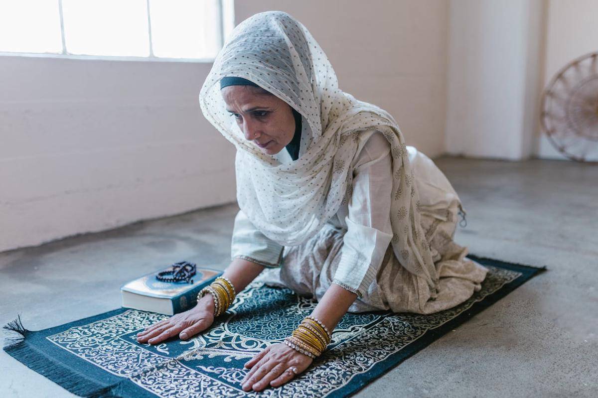 Ilustrasi sujud (pexels.com/RDNE Stock project)